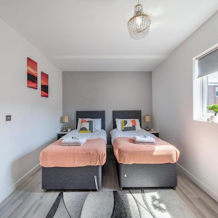 Ash View Place 4 -Heathrow - Thorpe Park - Free Parking 斯坦斯 外观 照片