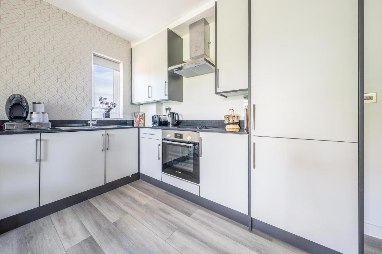 Ash View Place 4 -Heathrow - Thorpe Park - Free Parking 斯坦斯 外观 照片