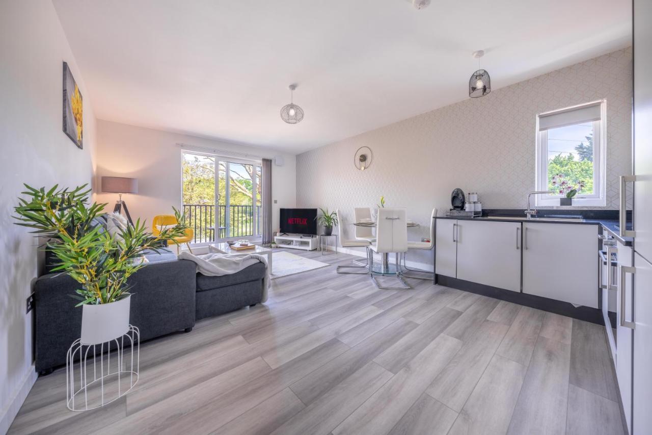 Ash View Place 4 -Heathrow - Thorpe Park - Free Parking 斯坦斯 外观 照片