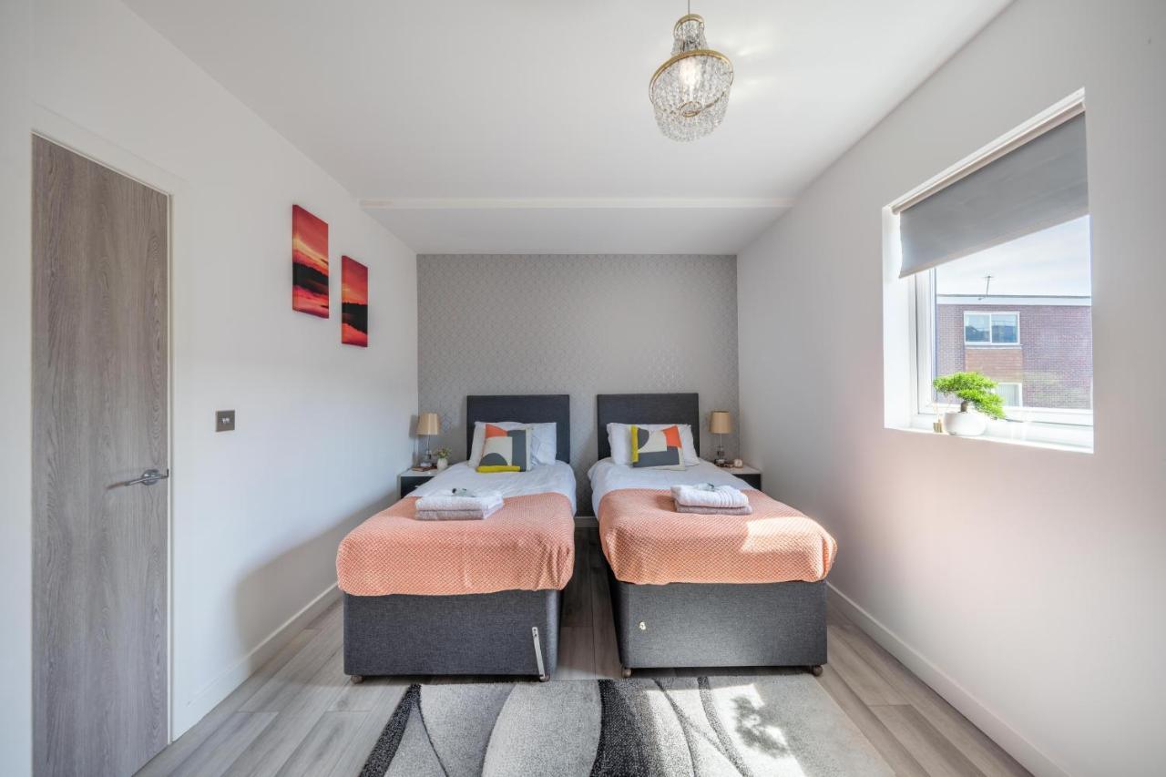 Ash View Place 4 -Heathrow - Thorpe Park - Free Parking 斯坦斯 外观 照片