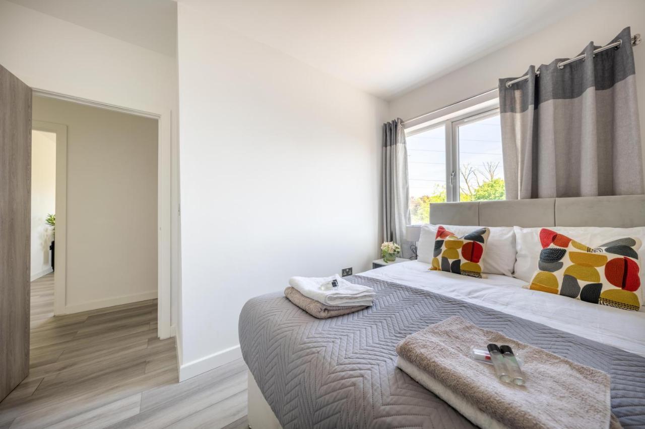 Ash View Place 4 -Heathrow - Thorpe Park - Free Parking 斯坦斯 外观 照片