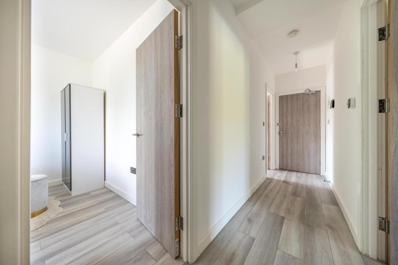 Ash View Place 4 -Heathrow - Thorpe Park - Free Parking 斯坦斯 外观 照片