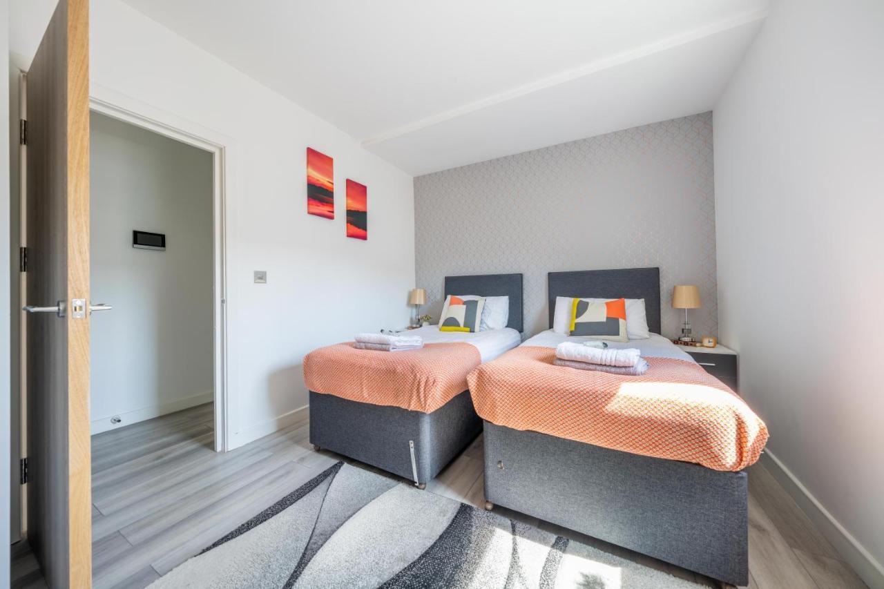 Ash View Place 4 -Heathrow - Thorpe Park - Free Parking 斯坦斯 外观 照片