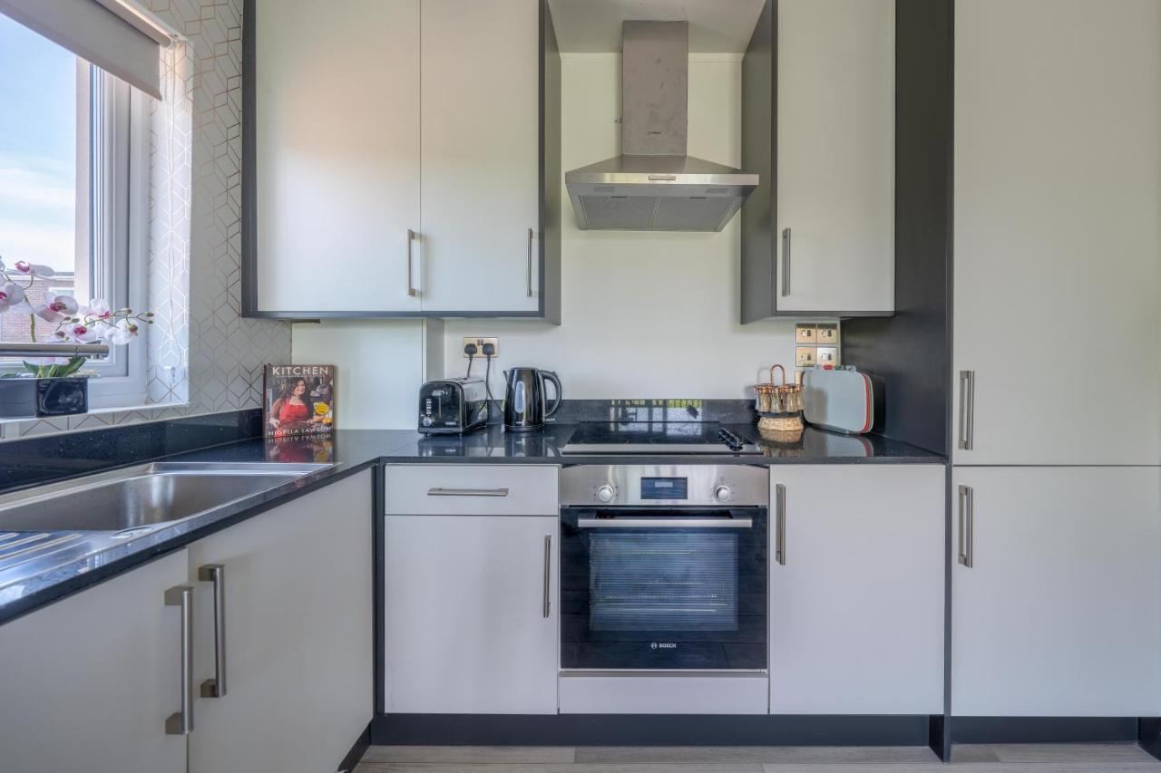 Ash View Place 4 -Heathrow - Thorpe Park - Free Parking 斯坦斯 外观 照片